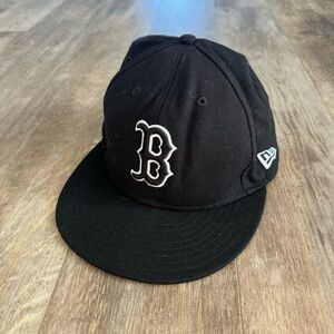 Boston Redsox Black Flat-Rimmed Baseball Hat - 57.7cm 7.25 MLB Merchandice